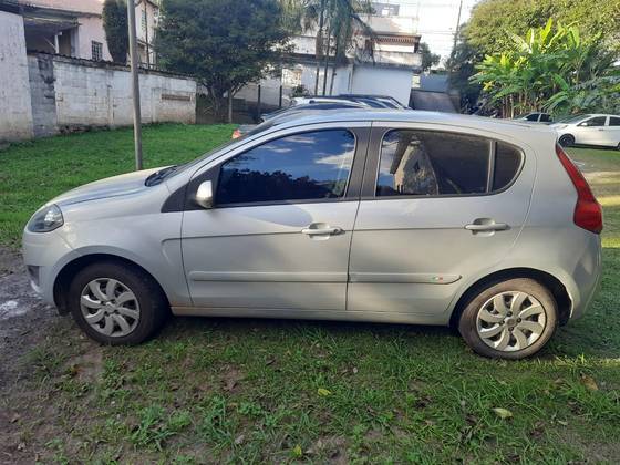 FIAT PALIO 1.0 MPI ATTRACTIVE 8V FLEX 4P MANUAL FIAT PALIO 1.0 MPI ATTRACTIVE 8V FLEX 4P MANUAL